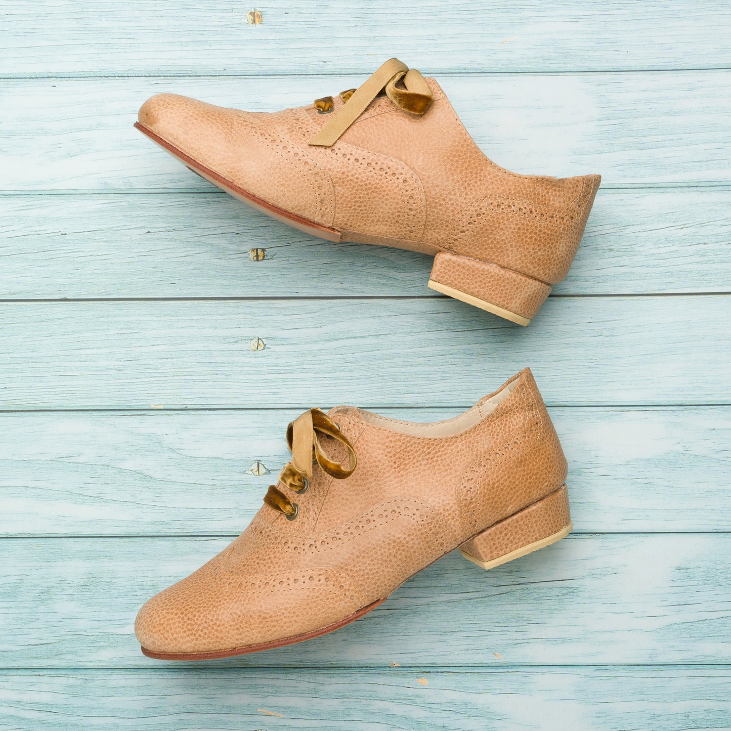 Fulana Handmade tango shoes (Oxford Curvy-Camel engraved leather)