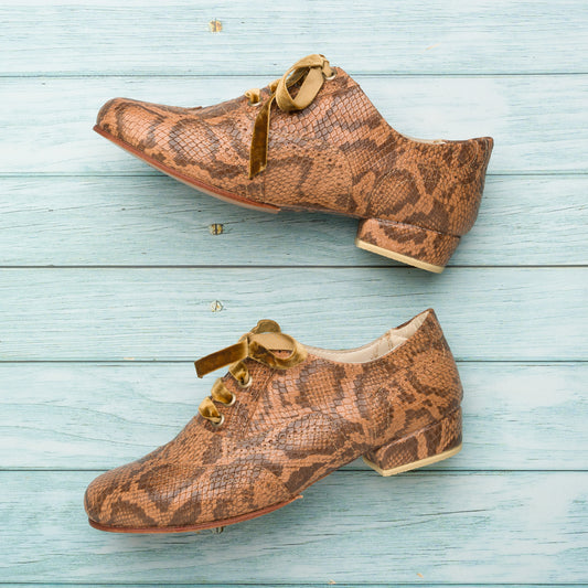 Fulana Handmade tango shoes (Oxford Curvy-Print brown)
